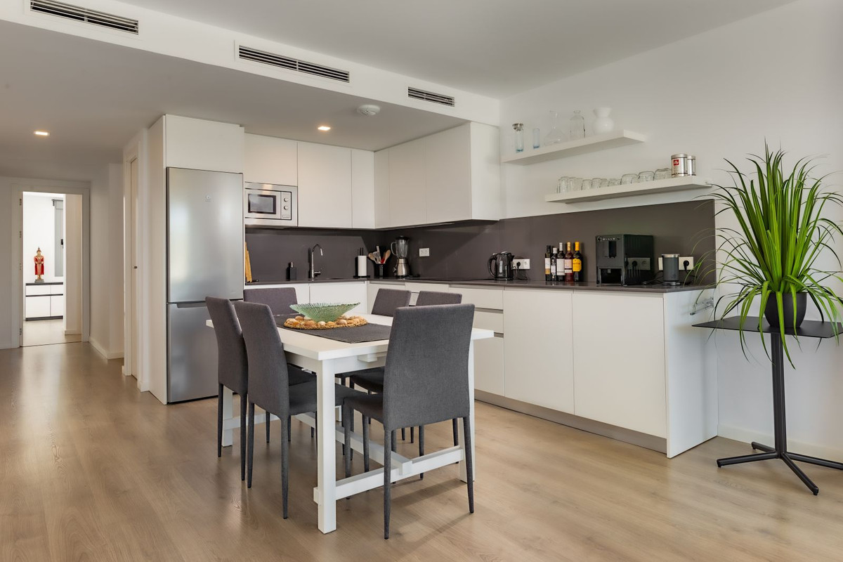 3 Bedroom Apartment for Sale in Estepona — 3