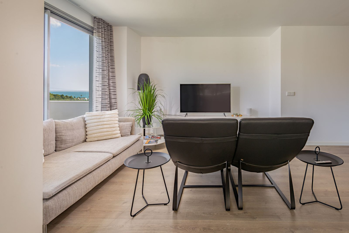 3 Bedroom Apartment for Sale in Estepona — 6