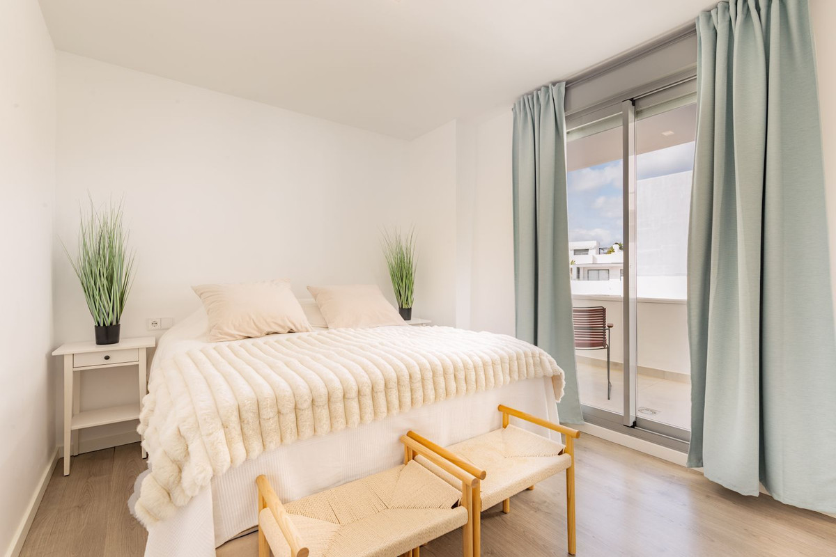 3 Bedroom Apartment for Sale in Estepona — 7