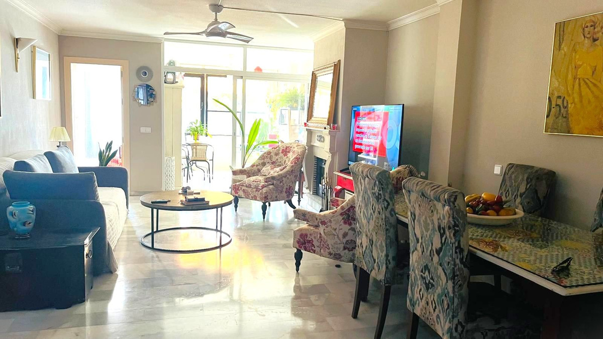 3 Bedroom Apartment for Sale in Puerto Banús — 4