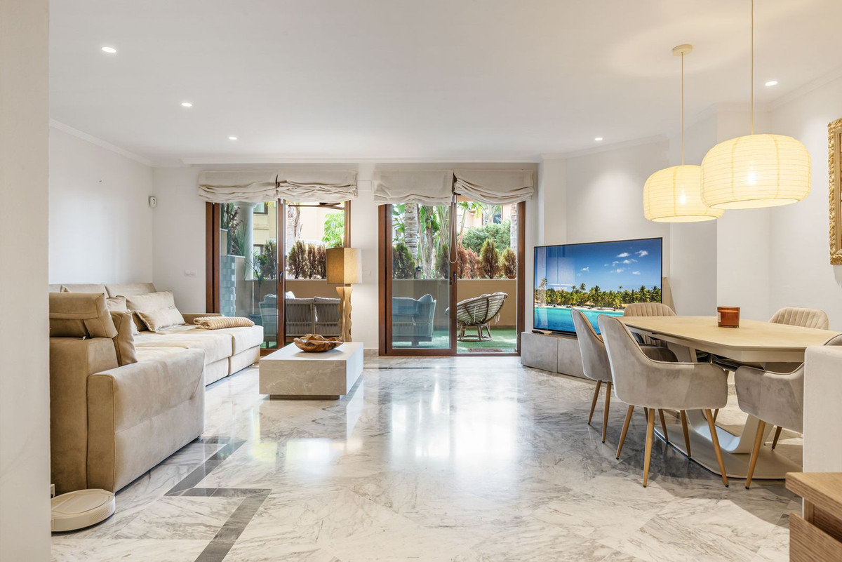 2 Bedroom Apartment for Sale in The Golden Mile — 5