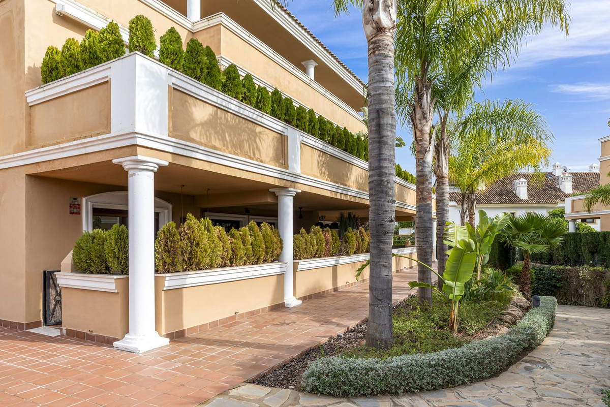 2 Bedroom Apartment for Sale in The Golden Mile — 6