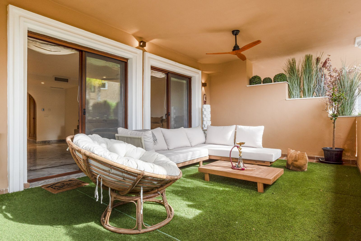 2 Bedroom Apartment for Sale in The Golden Mile — 9