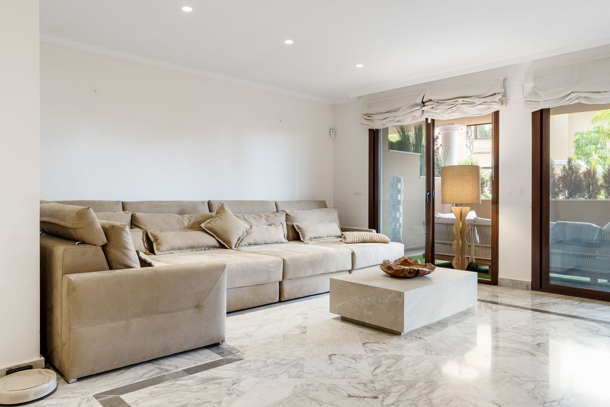 2 Bedroom Apartment for Sale in The Golden Mile — view 10