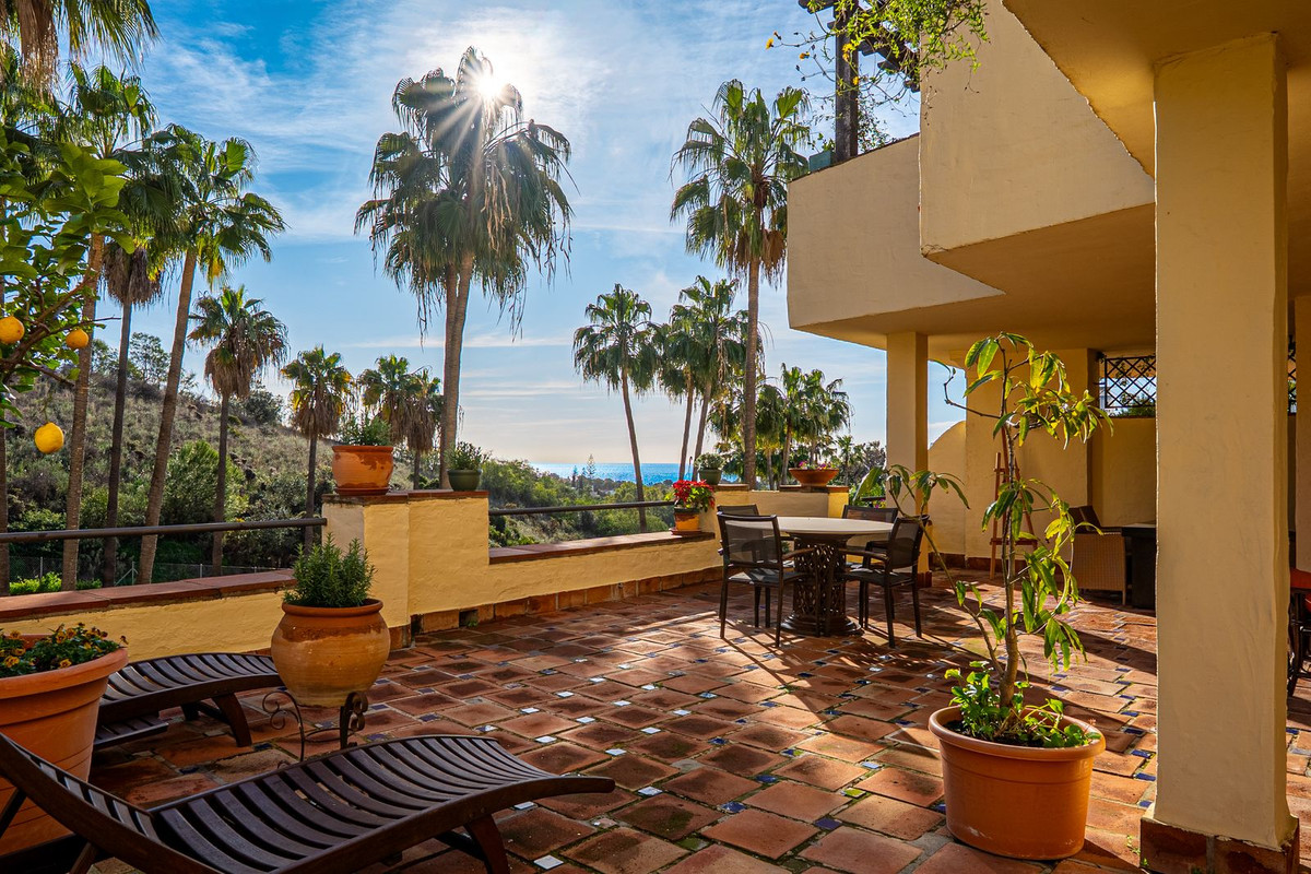 3 Bedroom Apartment for Sale in The Golden Mile
