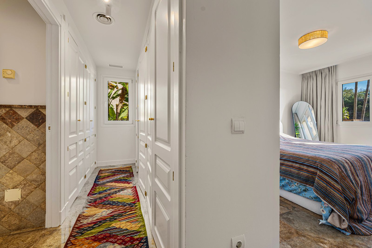 3 Bedroom Apartment for Sale in The Golden Mile — 6