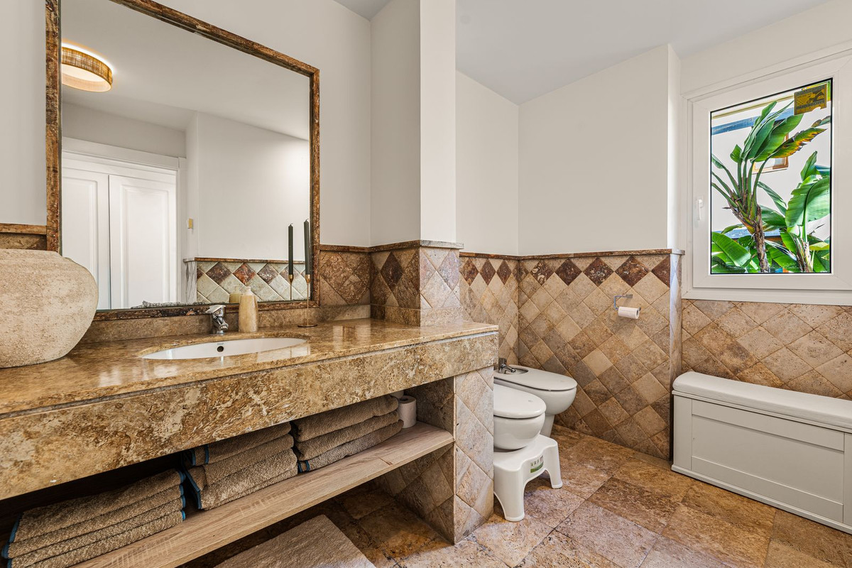 3 Bedroom Apartment for Sale in The Golden Mile — 8