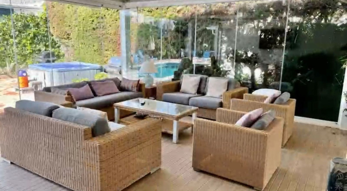 7 Bedroom Villa for Sale in San Pedro de Alcántara — view 10