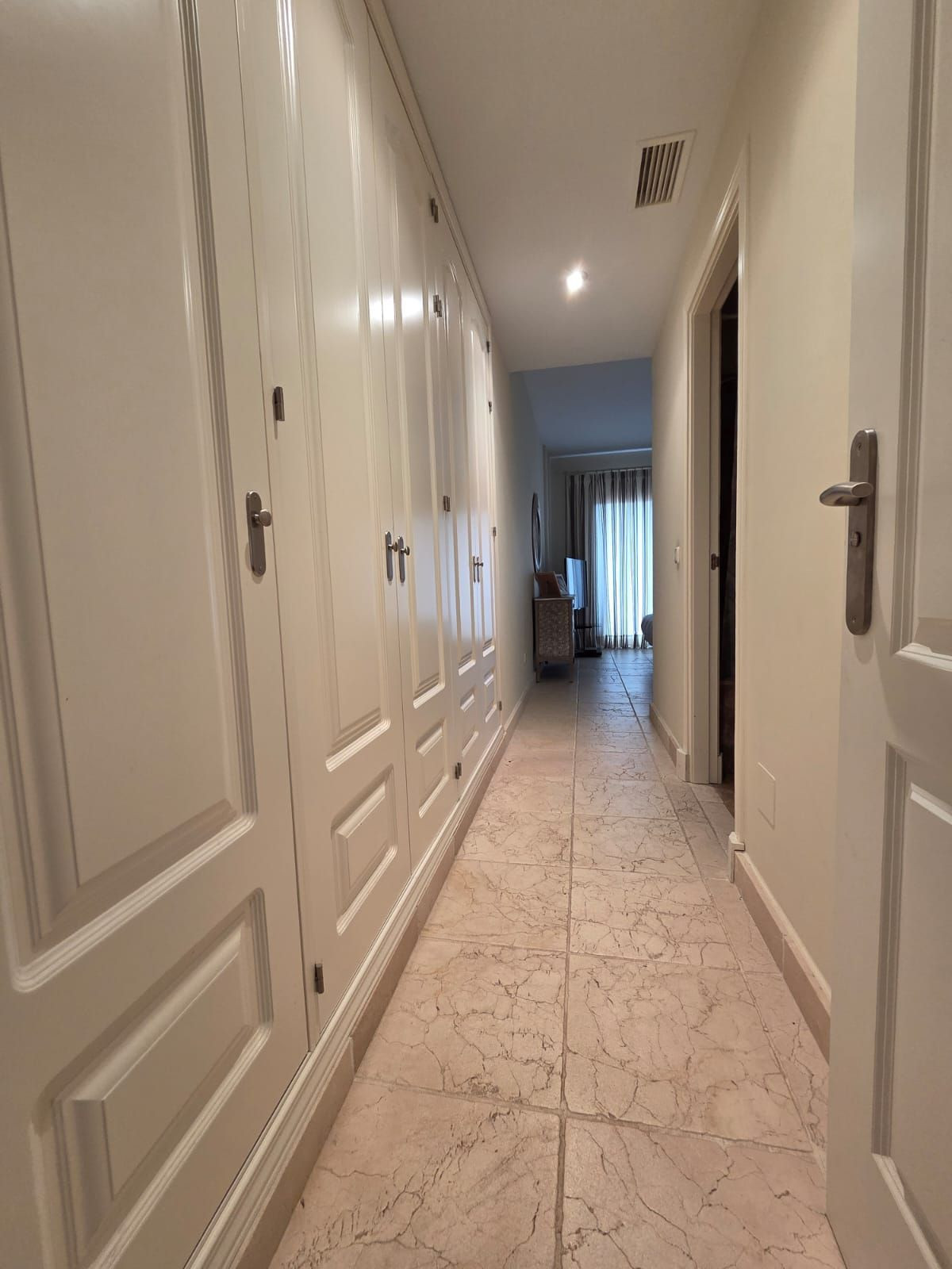 2 Bedroom Apartment for Sale in Estepona — view 10