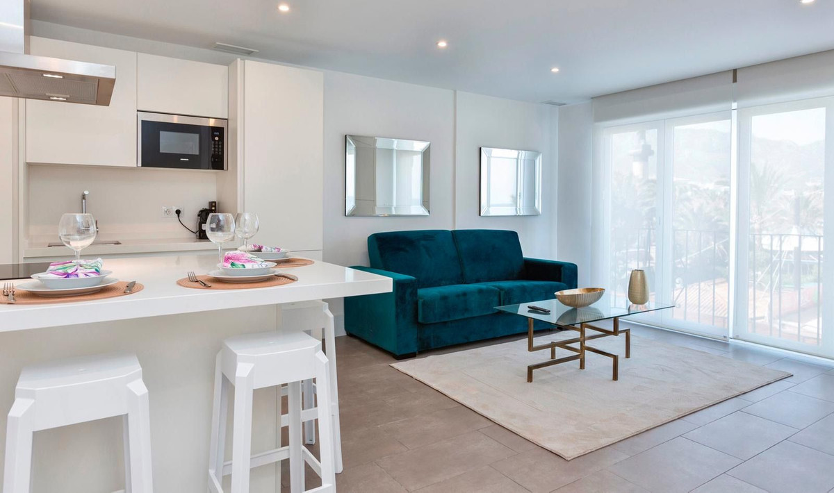 2 Bedroom Apartment for Sale in The Golden Mile — 5
