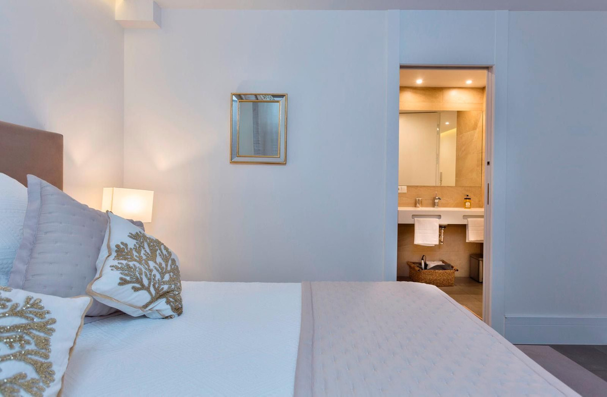 2 Bedroom Apartment for Sale in The Golden Mile — view 10