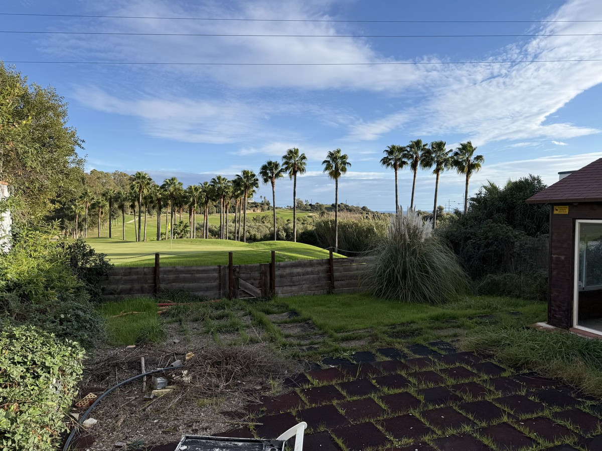 3 Bedroom Villa for Sale in Estepona — 8