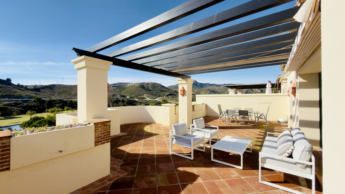 3 Bedroom Apartment for Sale in Benahavís