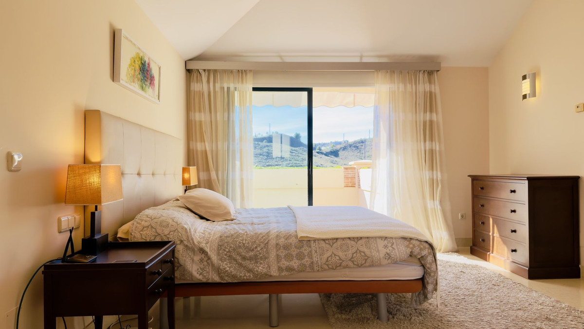 3 Bedroom Apartment for Sale in Benahavís — 4
