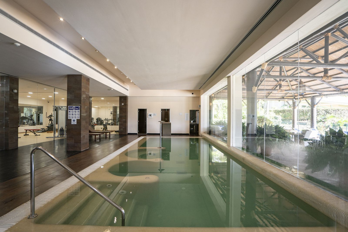 3 Bedroom Apartment for Sale in Benahavís — 9