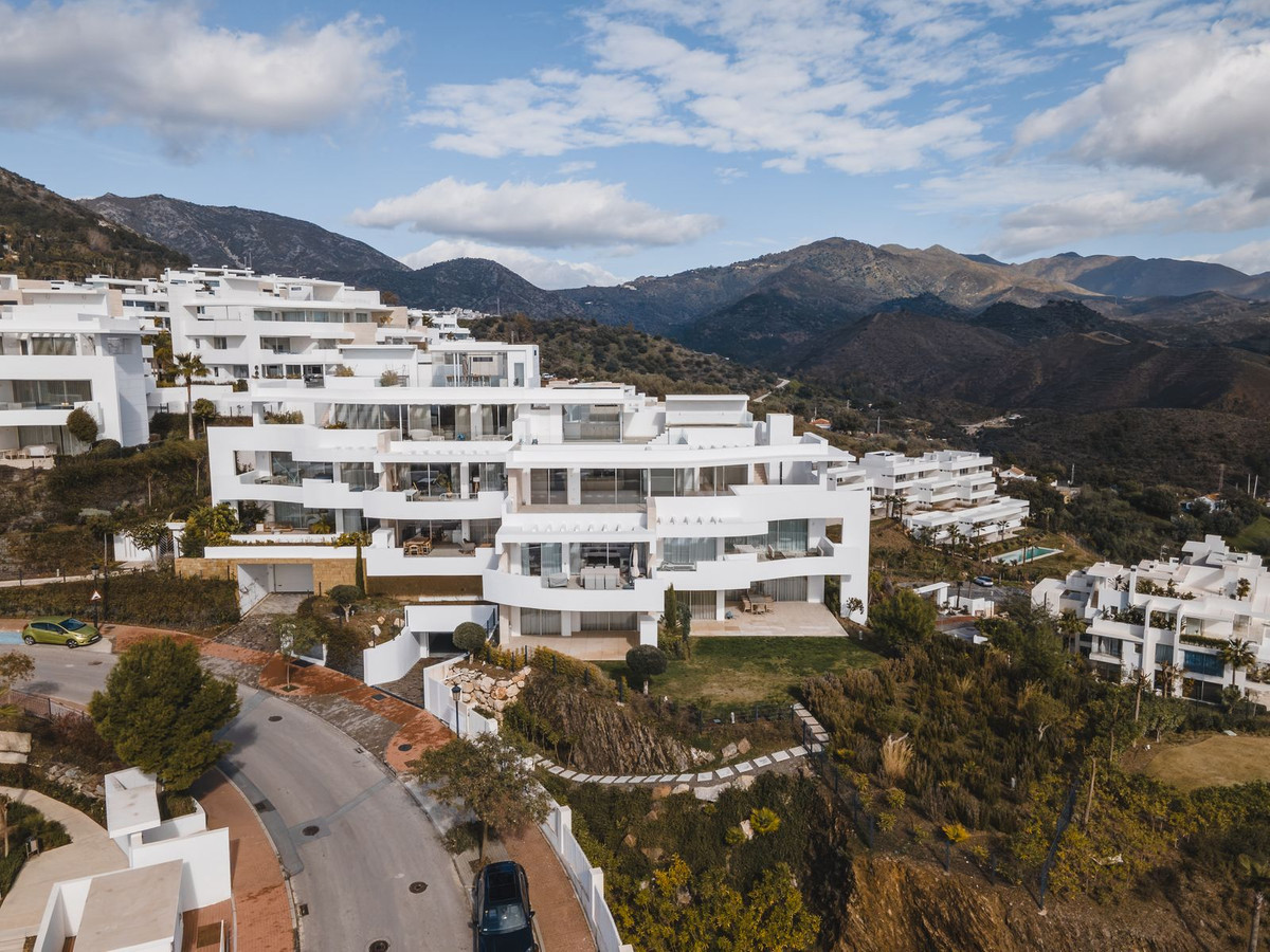 3 Bedroom Apartment for Sale in Ojén — 2