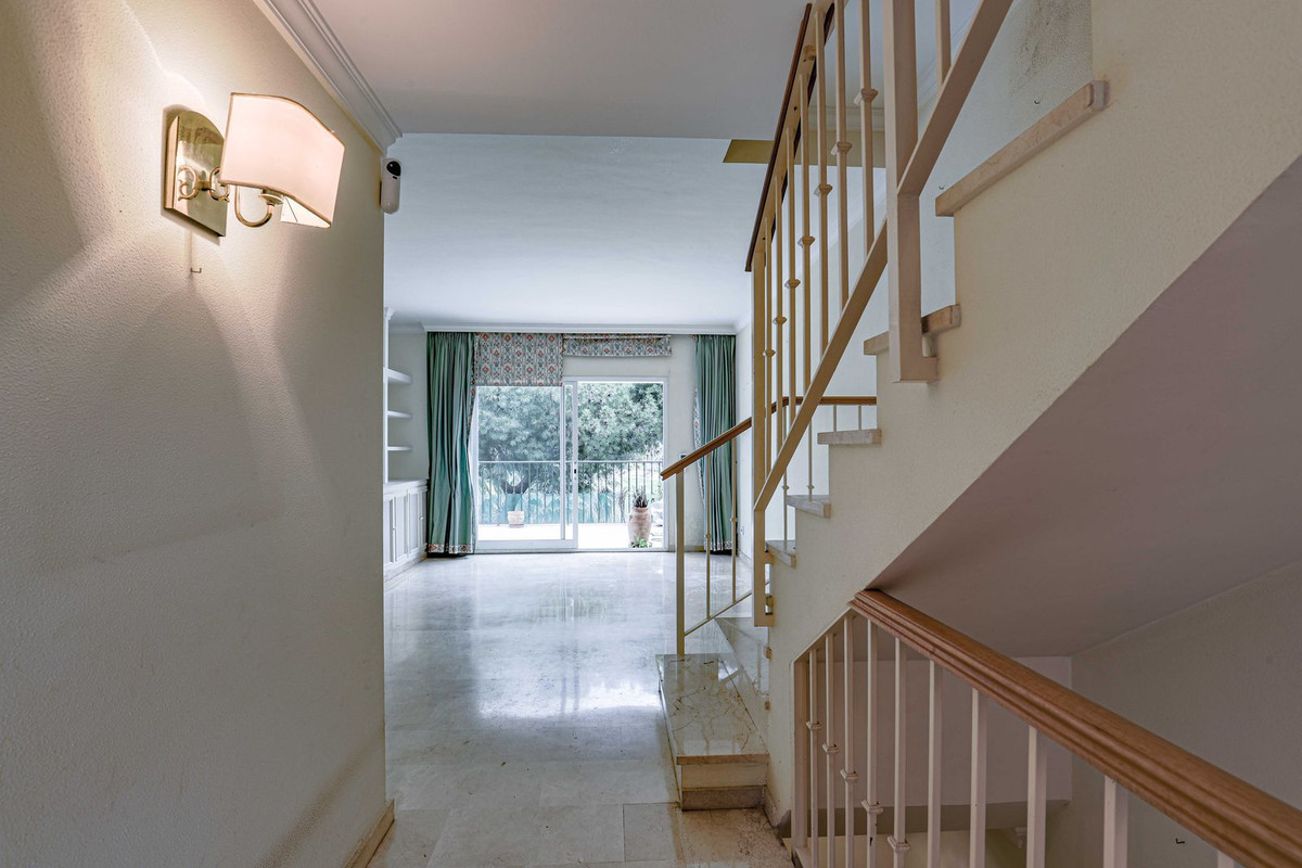 2 Bedroom Villa for Sale in La Quinta — view 10