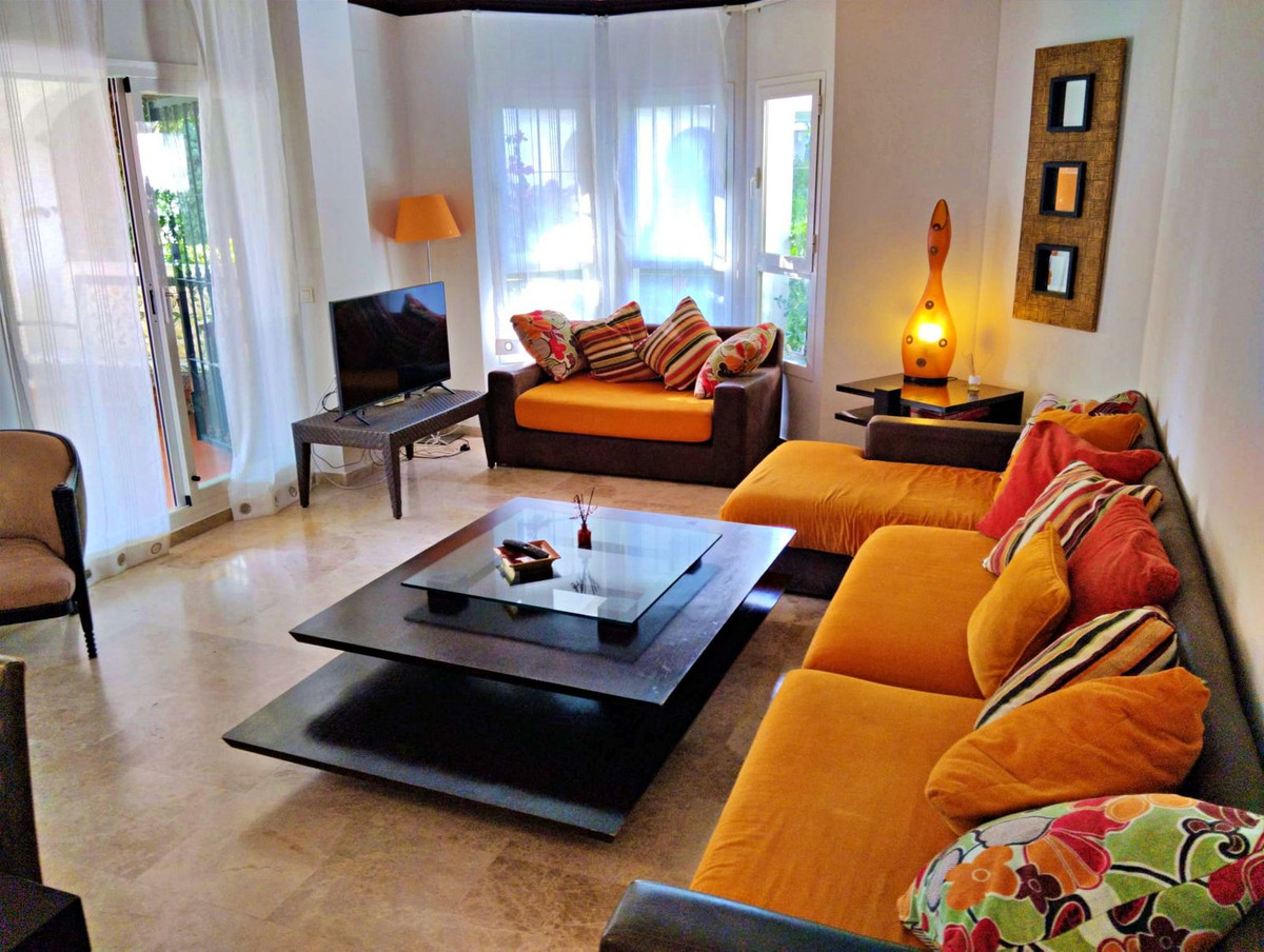 2 Bedroom Apartment for Sale in Nueva Andalucía — 2