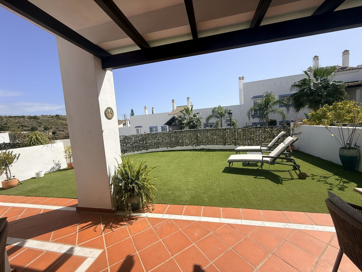 3 Bedroom Apartment for Sale in Benahavís — 3
