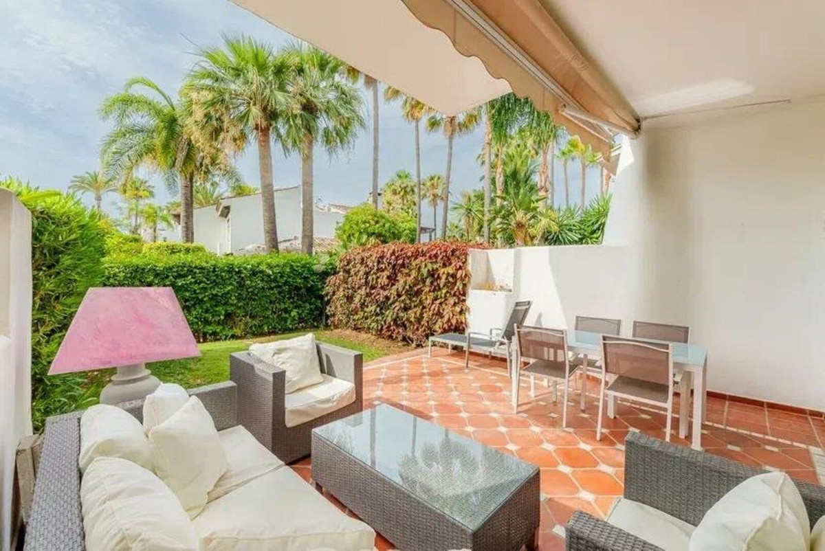 4 Bedroom Villa for Sale in Costalita — 2