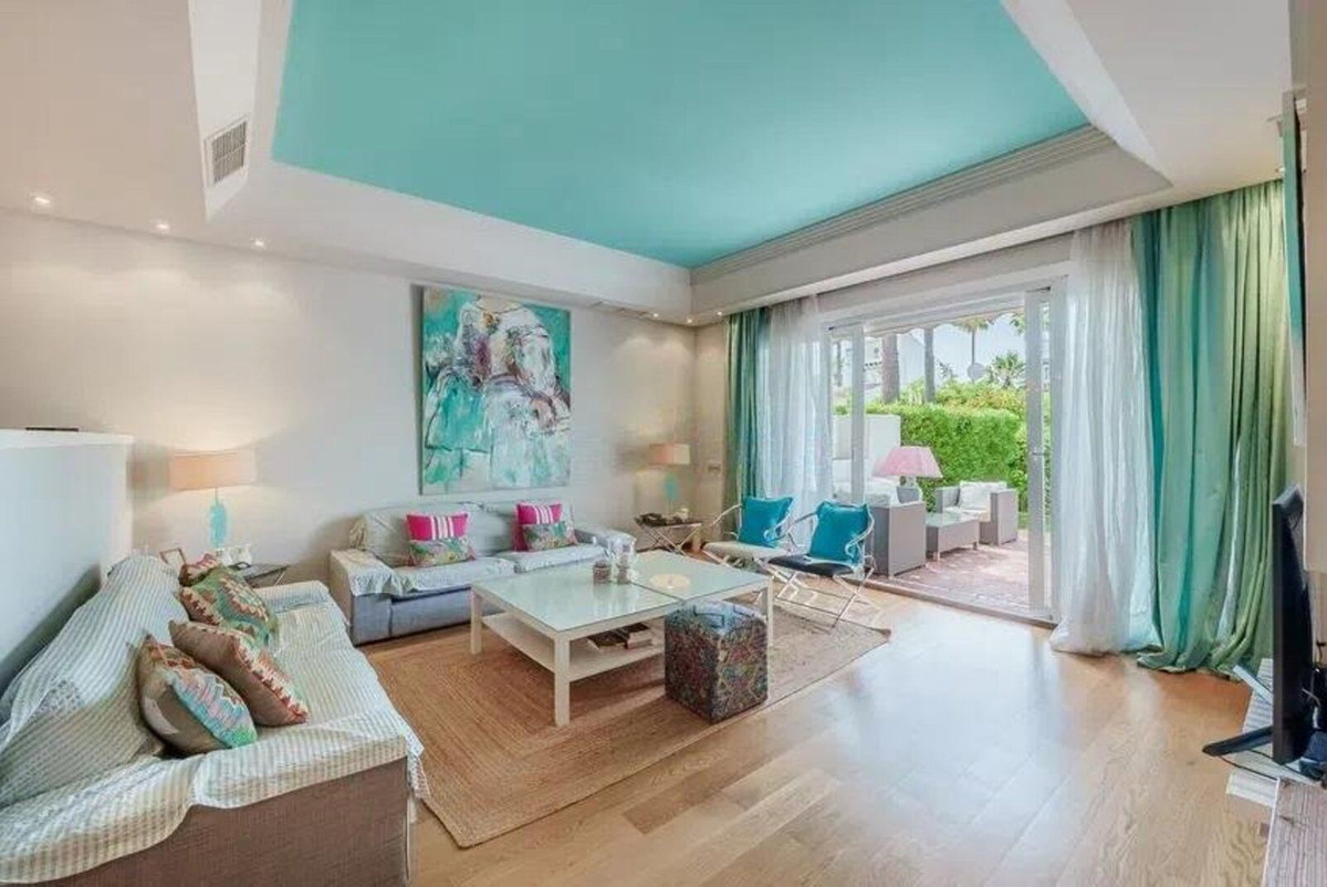 4 Bedroom Villa for Sale in Costalita — 4