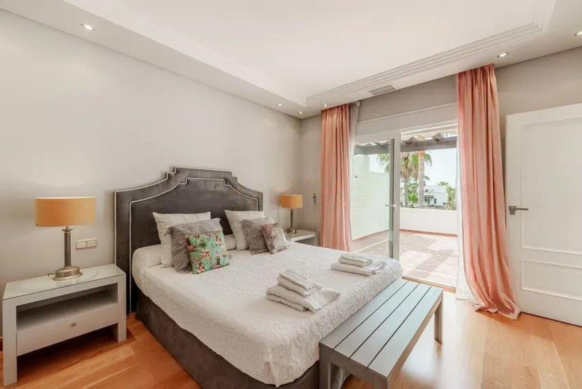 4 Bedroom Villa for Sale in Costalita — 8