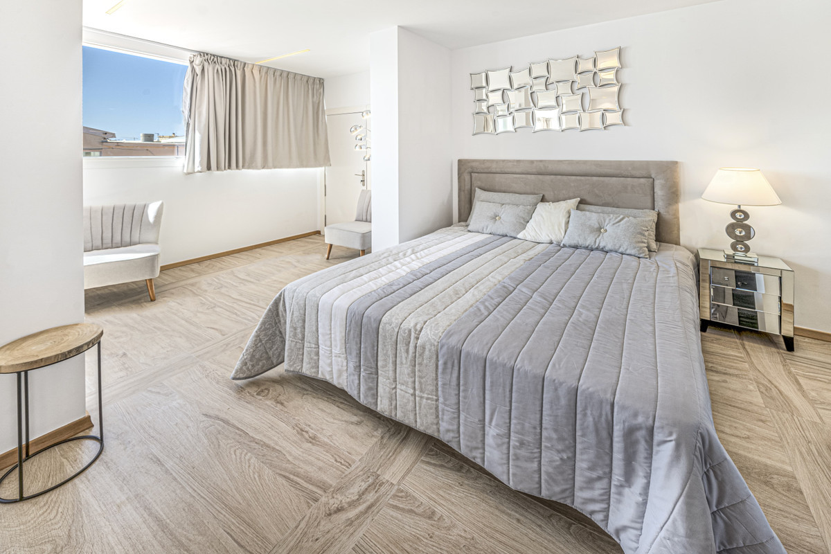 2 Bedroom Apartment for Sale in Estepona — 6