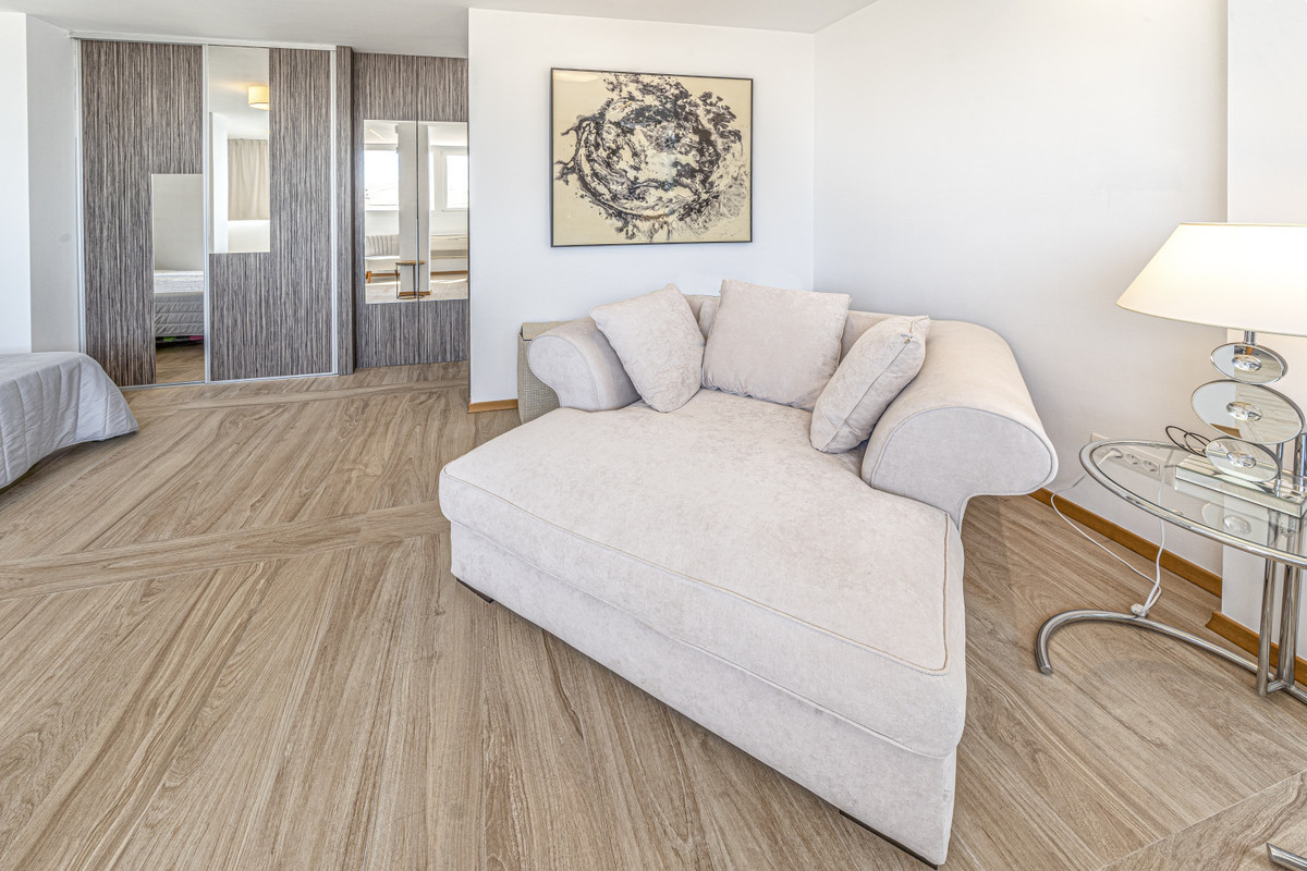 2 Bedroom Apartment for Sale in Estepona — 8