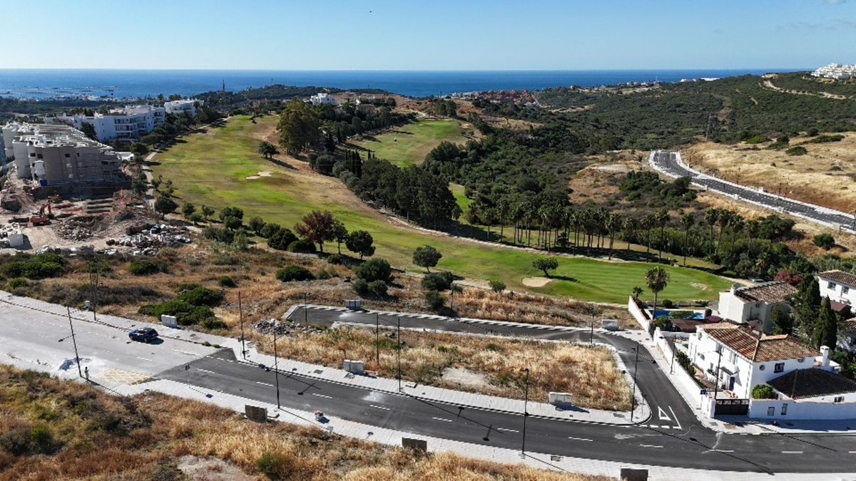 Plot for Sale in Estepona — 2