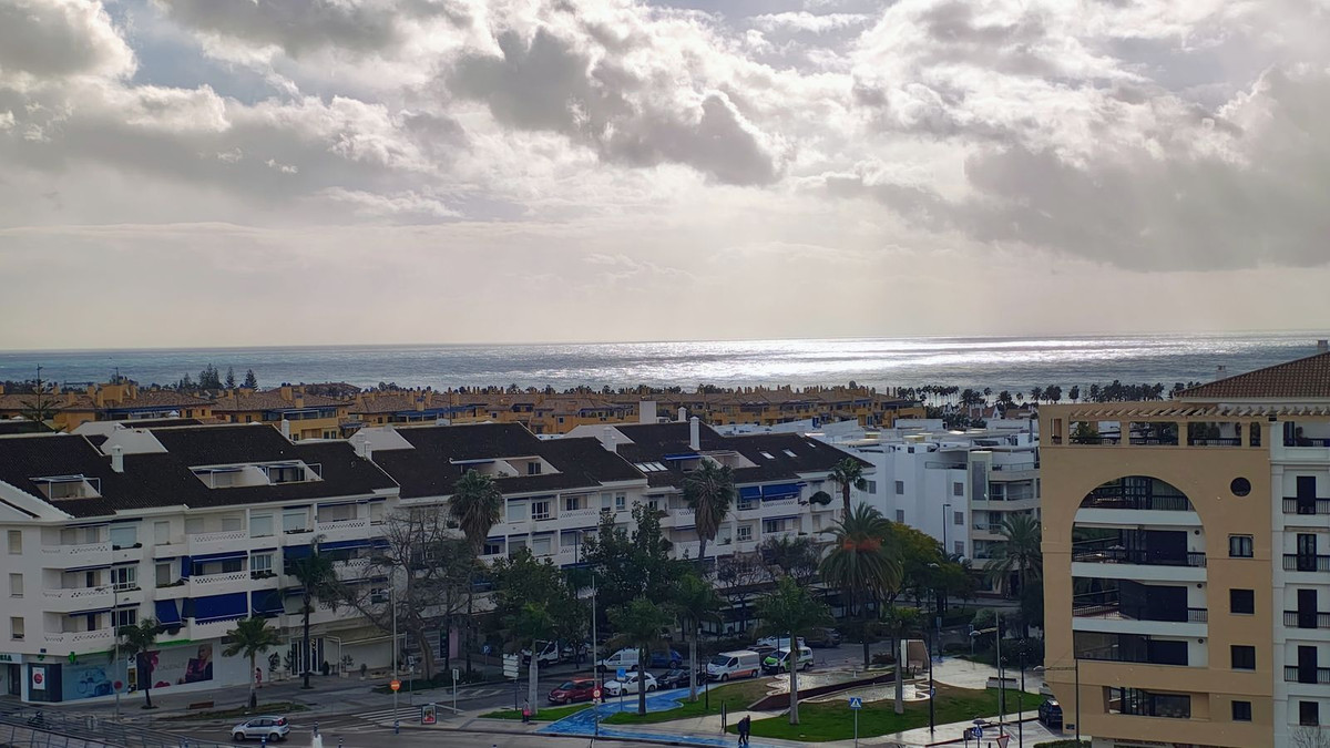 4 Bedroom Apartment for Sale in San Pedro de Alcántara — 2