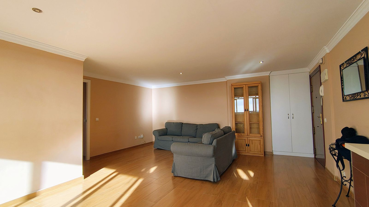4 Bedroom Apartment for Sale in San Pedro de Alcántara — 8