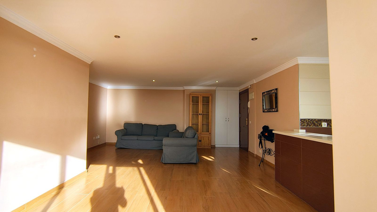 4 Bedroom Apartment for Sale in San Pedro de Alcántara — 9
