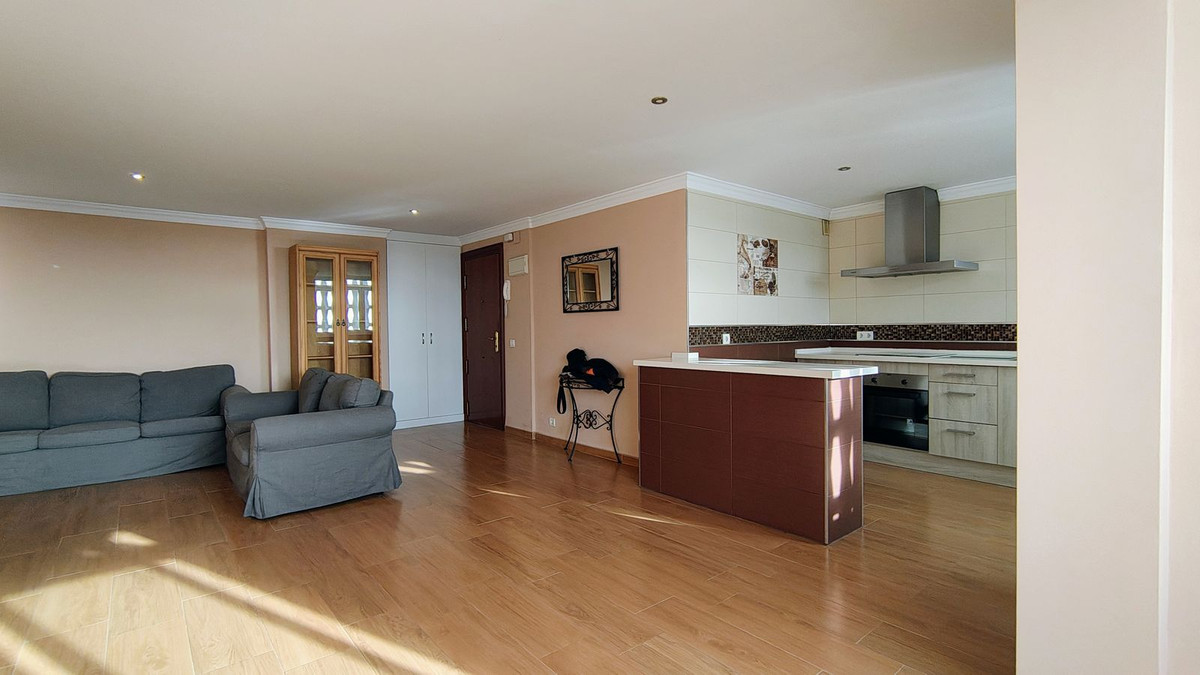 4 Bedroom Apartment for Sale in San Pedro de Alcántara — view 10