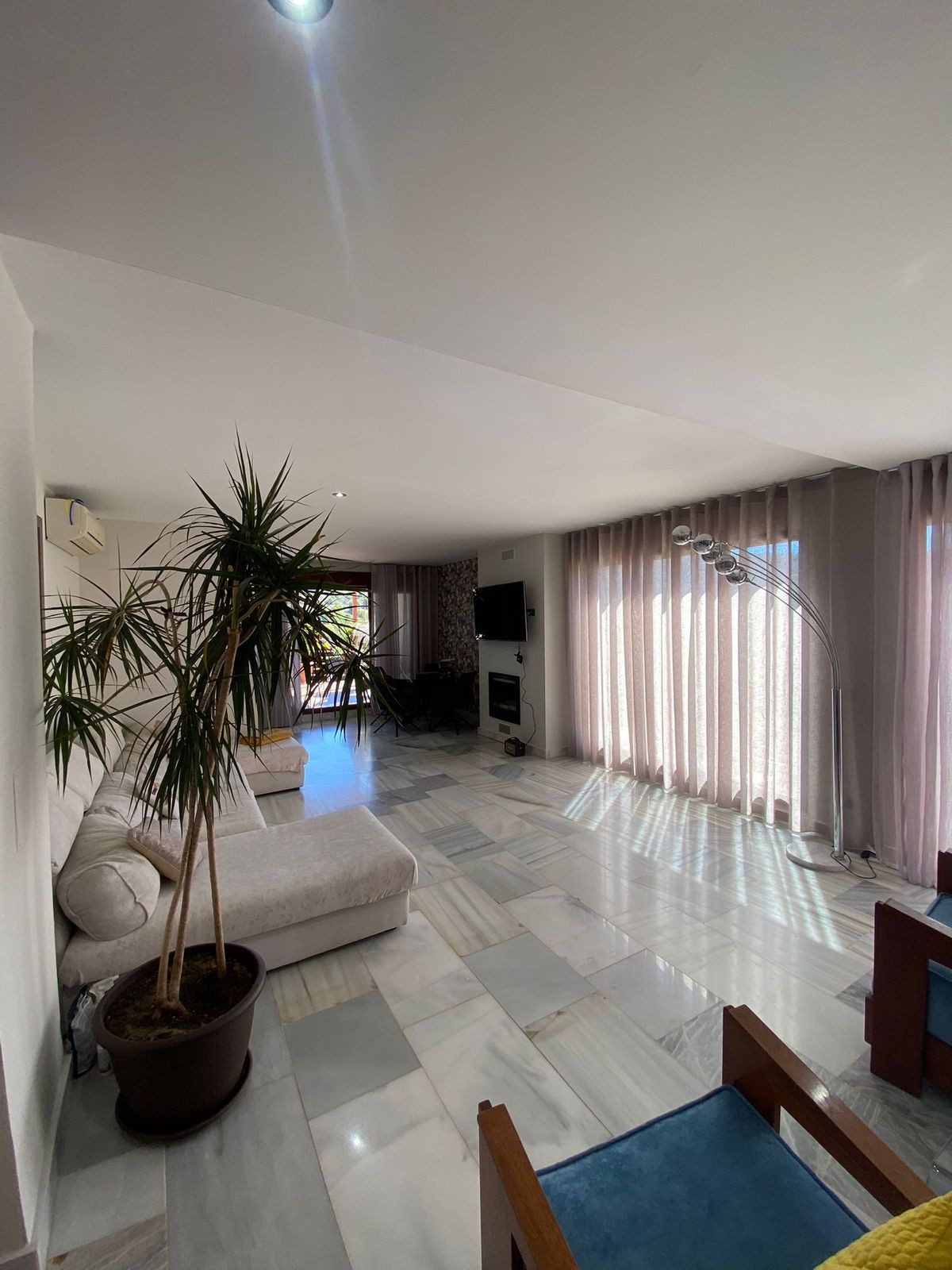 4 Bedroom Villa for Sale in Benahavís — 4