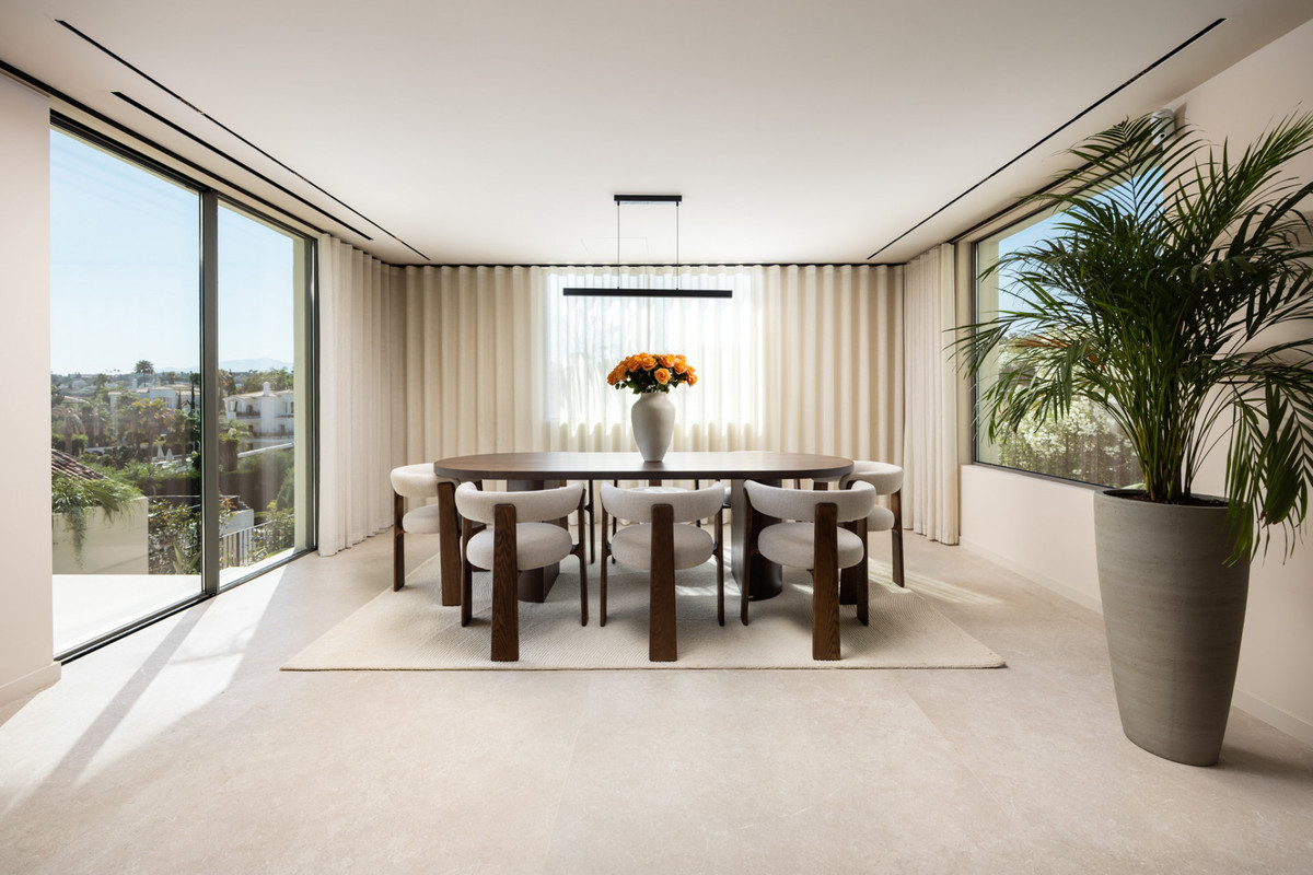 5 Bedroom Villa for Sale in Nueva Andalucía — view 13
