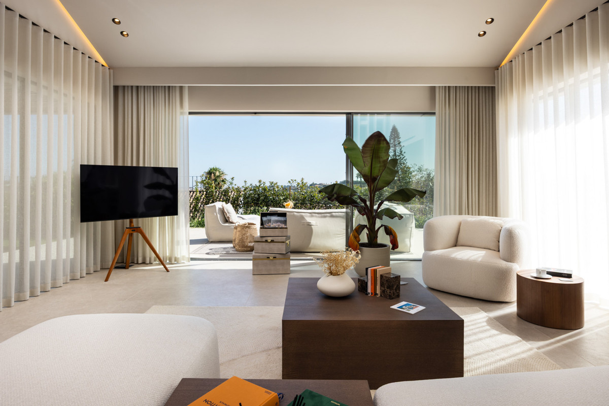 5 Bedroom Villa for Sale in Nueva Andalucía — view 14