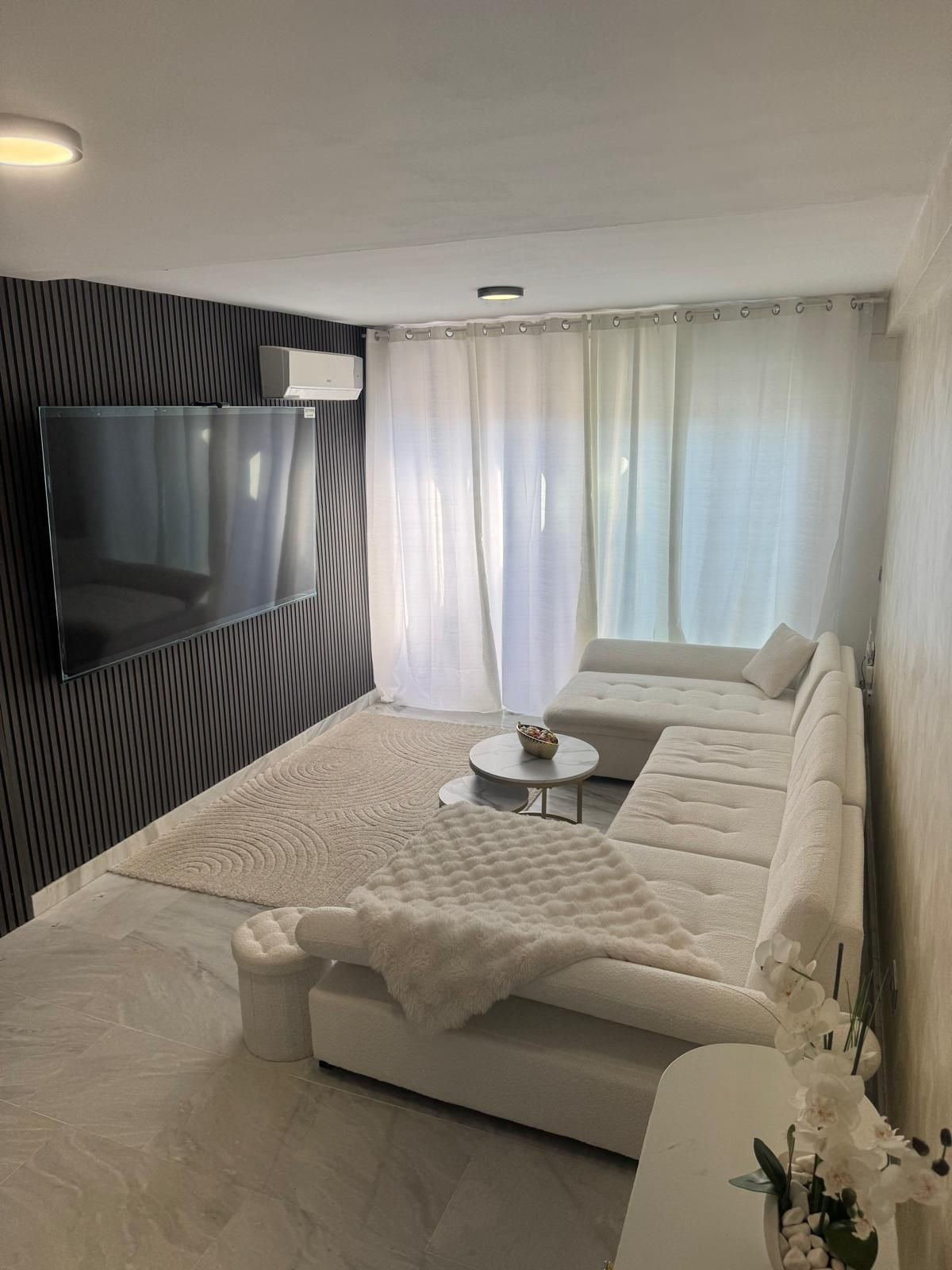 3 Bedroom Apartment for Sale in Benahavís — 8