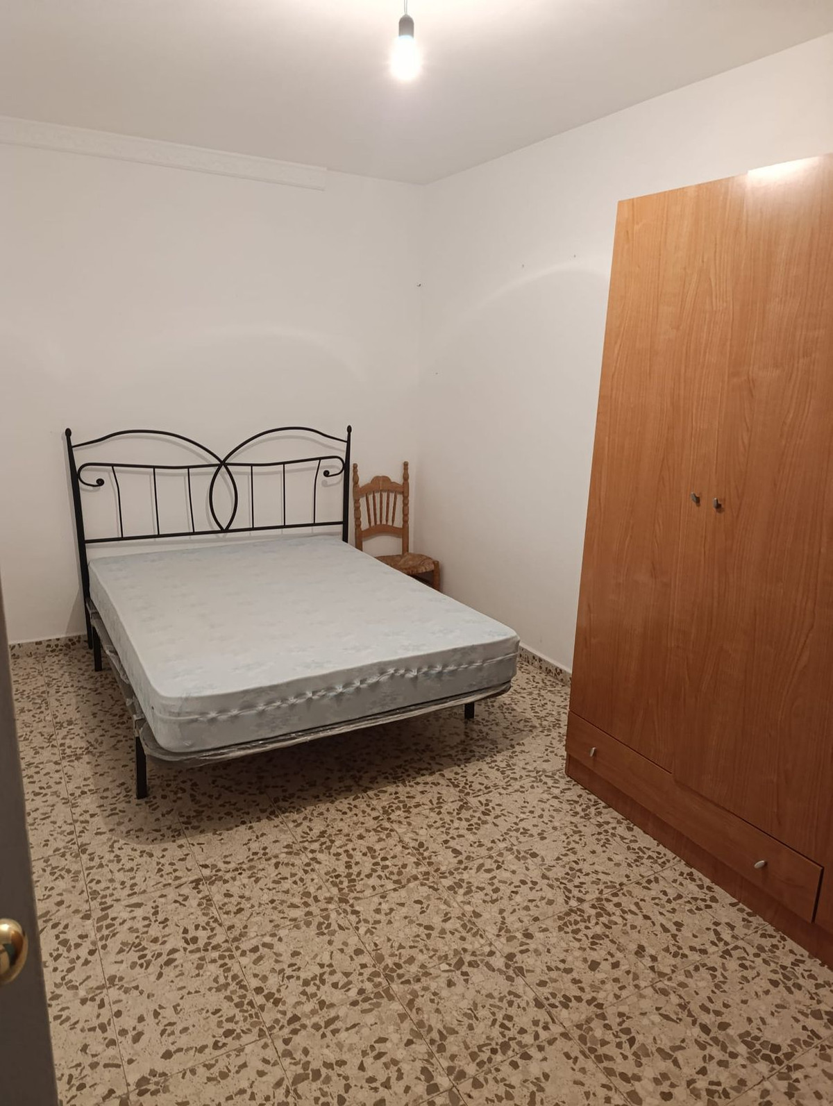 3 Bedroom Apartment for Sale in Estepona — view 10