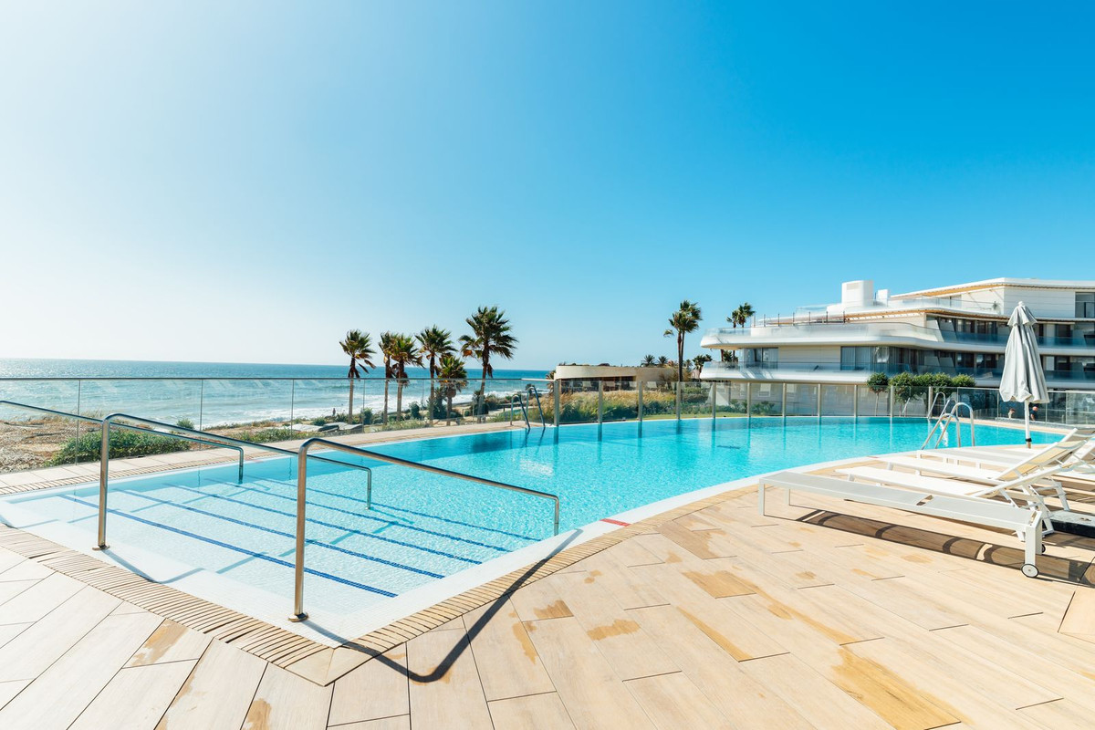 2 Bedroom Apartment for Sale in Estepona