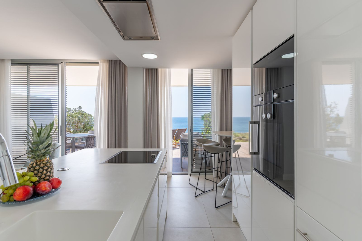 2 Bedroom Apartment for Sale in Estepona — 9