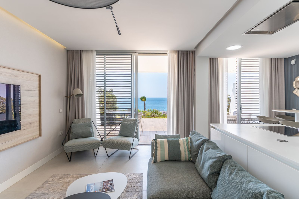 2 Bedroom Apartment for Sale in Estepona — view 10