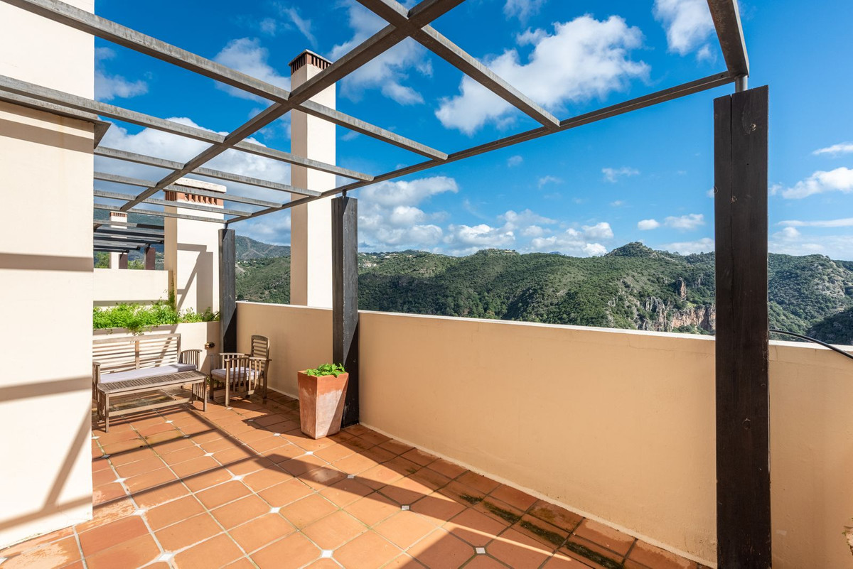 4 Bedroom Villa for Sale in Benahavís — 7