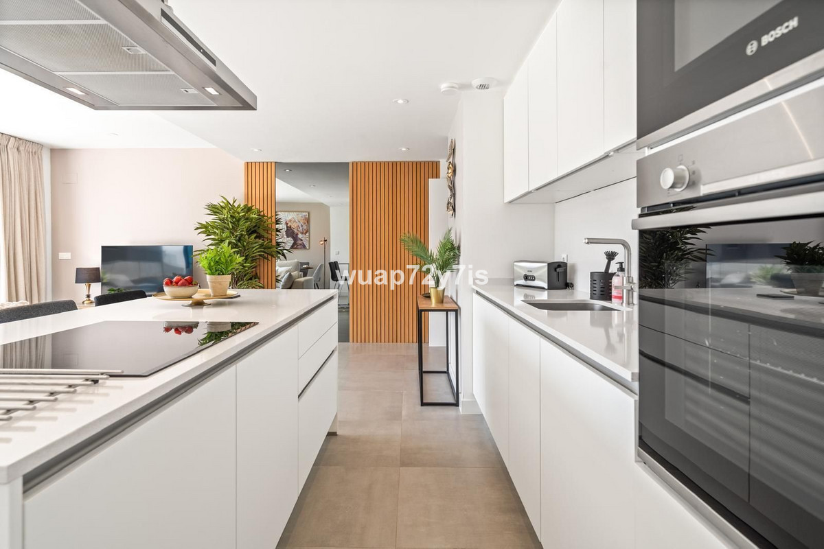 3 Bedroom Apartment for Sale in Selwo — 3