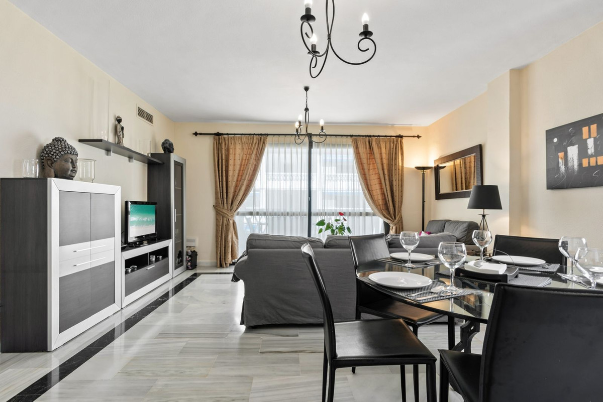 2 Bedroom Apartment for Sale in Puerto Banús — 5