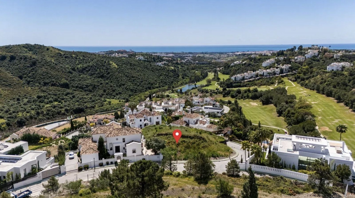 Plot for Sale in Benahavís