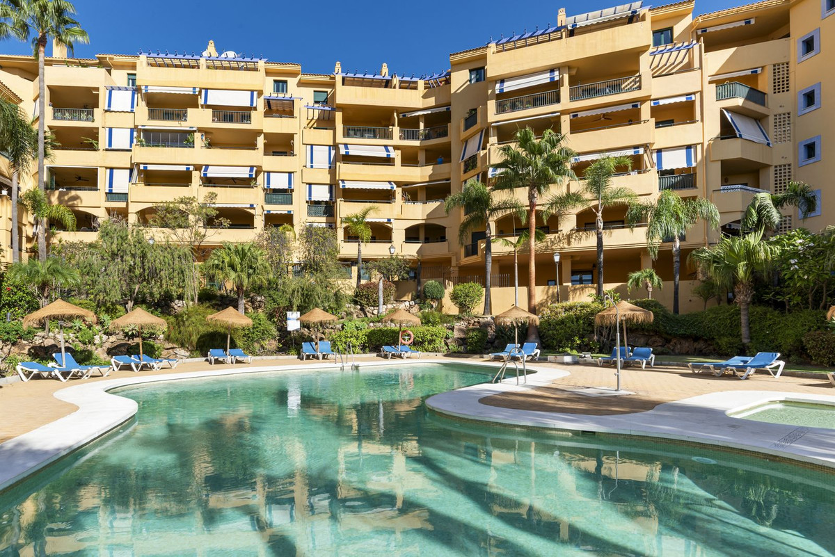 2 Bedroom Apartment for Sale in San Pedro de Alcántara