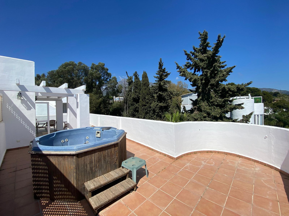 2 Bedroom Apartment for Sale in The Golden Mile — 8