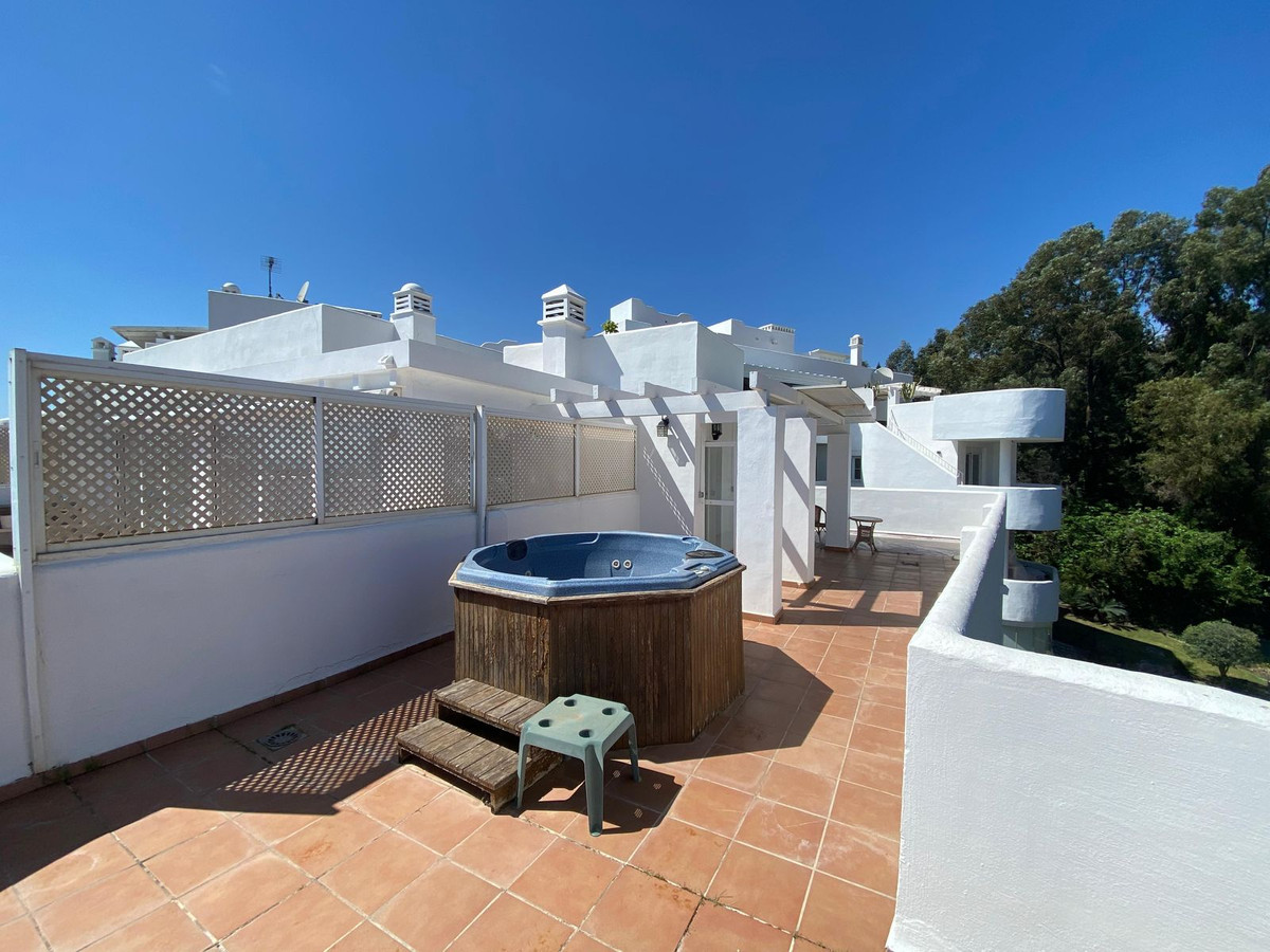 2 Bedroom Apartment for Sale in The Golden Mile — 9