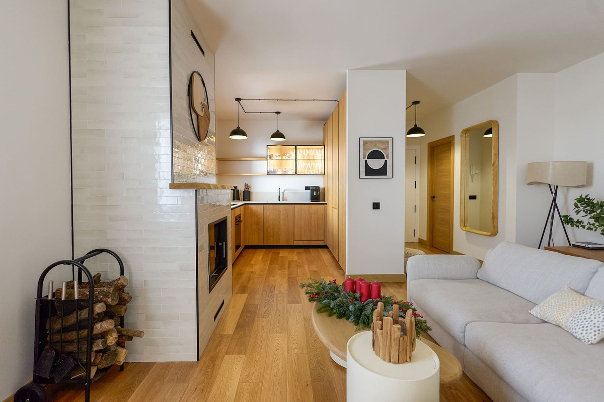 2 Bedroom Apartment for Sale in Puerto Banús — 2