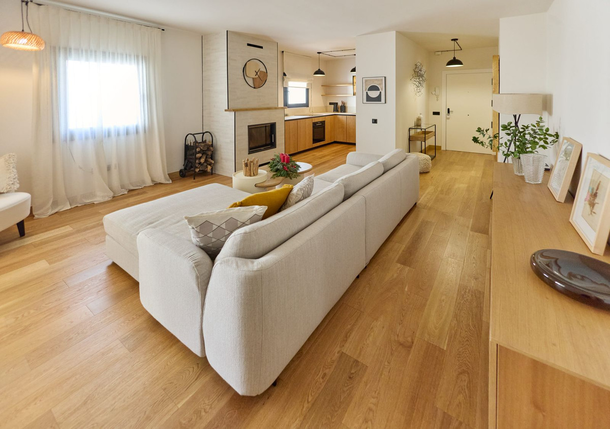 2 Bedroom Apartment for Sale in Puerto Banús — 4